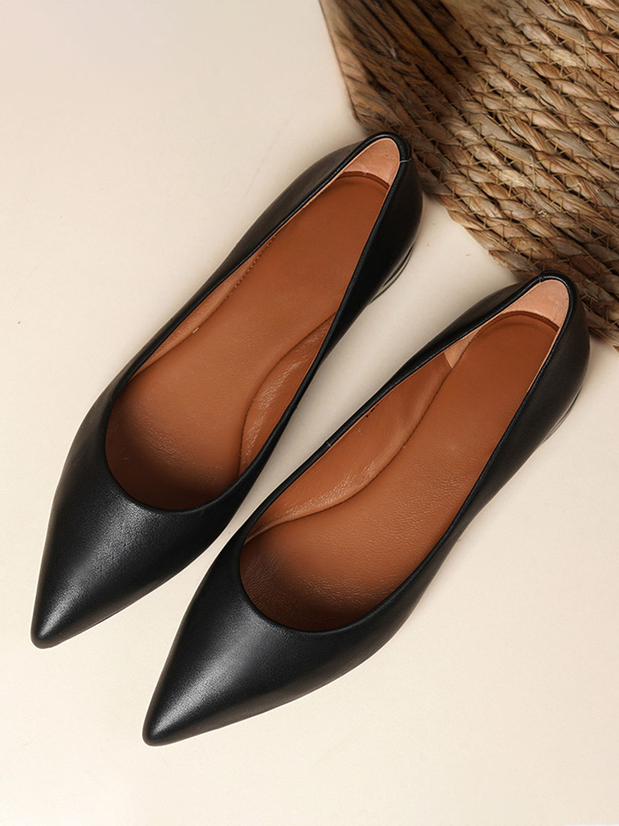 Women's Black Cowhide Pointed Toe Lambskin Lined Low Heels Pumps
