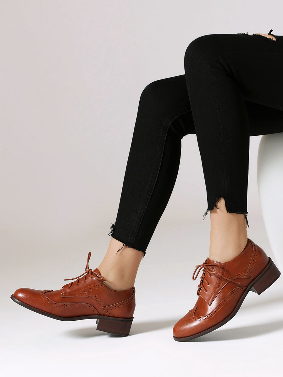 Women’s Brown Microfiber Lace-Up Brogue Round Toe Low Block Heels Oxfords (2)